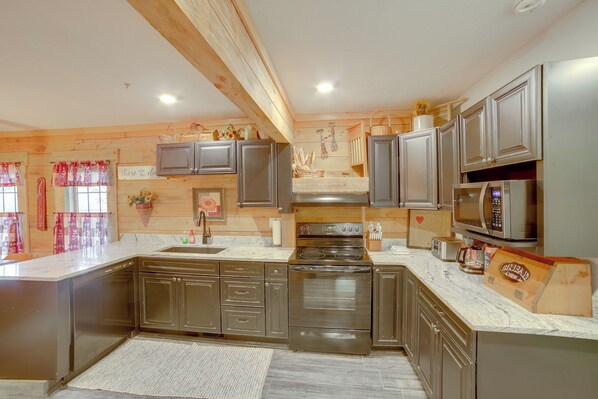 House (3 Bedrooms) | Interior