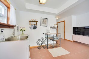 Apartment (0 Bedroom) | Interior