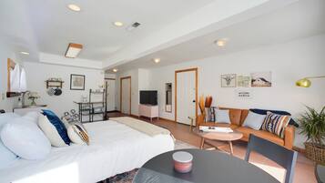 Apartment (0 Bedroom) | Interior