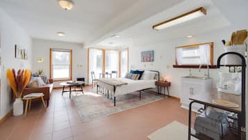 Apartment (0 Bedroom) | Interior