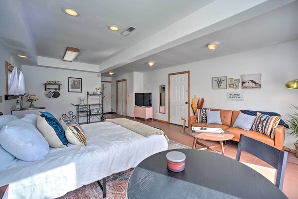 Apartment (0 Bedroom) | Interior