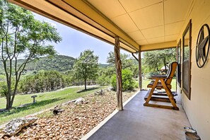 House (4 Bedrooms) | Front of property