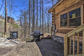 Interior - 'the Phoenix' Cabin w/ Hot Tub in Gatlinburg! (Gatlinburg)