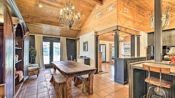 Cottage (3 Bedrooms) | Interior