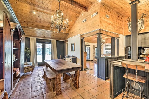 Eclectic 'osage Cottage' in Historic District