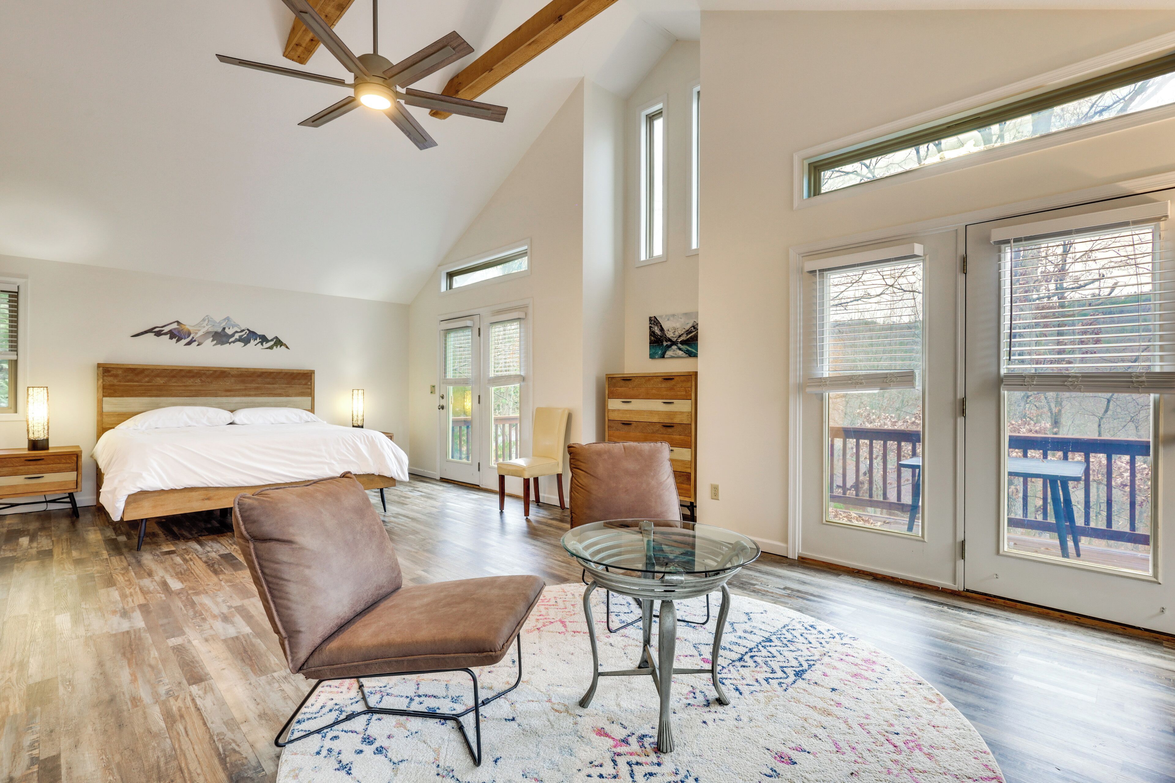 House (5 Bedrooms) | Interior