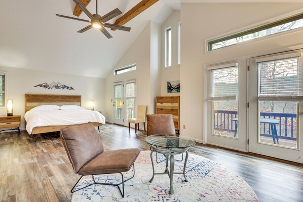 House (5 Bedrooms) | Interior