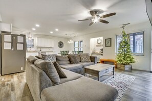 House (5 Bedrooms) | Interior