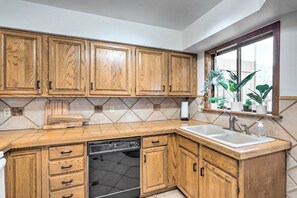 Apartment (3 Bedrooms) | Interior - Grand Junction Townhome ~ 3 Mi to Downtown! (Grand Junction)