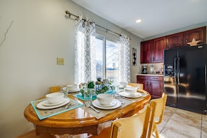 Dining - Fulton Vacation Rental 13 Mi to Mizzou! (Fulton)