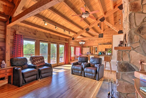 House (4 Bedrooms) | Interior - Family Retreat w/ Deck Near Appalachian Trail! (Berryville)