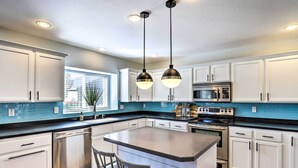 Rumah (5 Bedrooms) | Interior