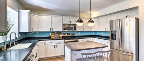 House (5 Bedrooms) | Interior