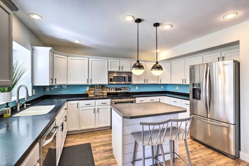 Family-friendly Home w/ Theater, 24 Mi to SLC