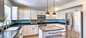 Family-friendly Home w/ Theater, 24 Mi to SLC