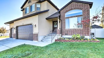 House (5 Bedrooms) | Front of property