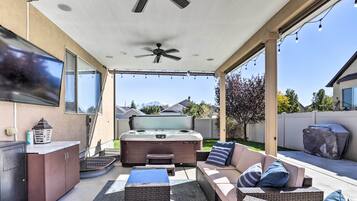 House (5 Bedrooms) | Interior