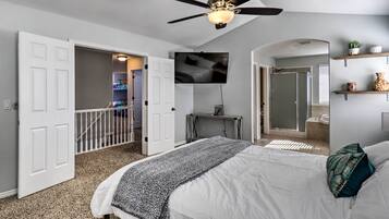 House (5 Bedrooms) | Interior