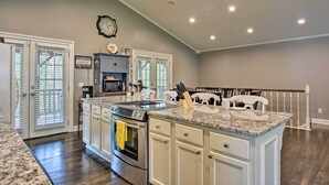 Rumah (5 Bedrooms) | Interior