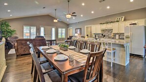 Rumah (5 Bedrooms) | Interior