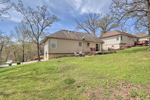 House (3 Bedrooms) | Interior - < 1 Mi to Marina: Family-friendly Osage Beach Home (Osage Beach)