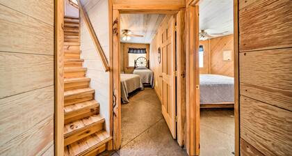 Rustic Iowa Cabin: 10 Mi to Maquoketa Caves