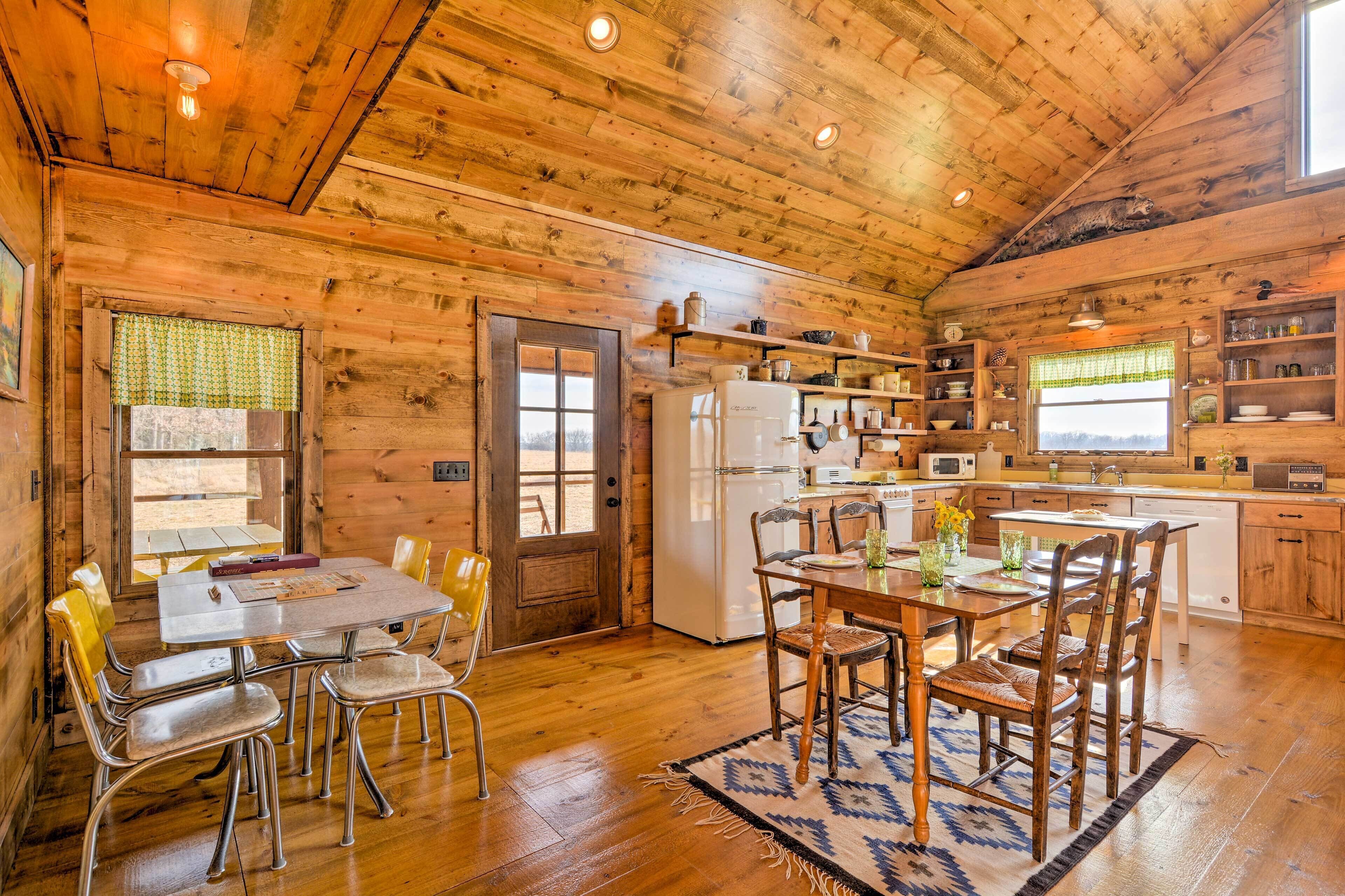House (2 Bedrooms) | Interior