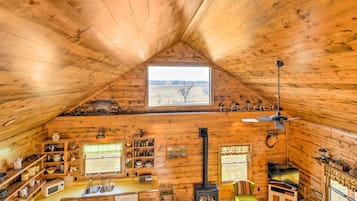 House (2 Bedrooms) | Interior