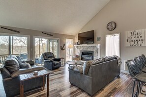 House (3 Bedrooms) | Interior - Walk to Lake: Osage Beach Home w/ Grill! (Osage Beach)