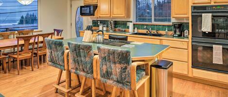 House (4 Bedrooms) | Interior