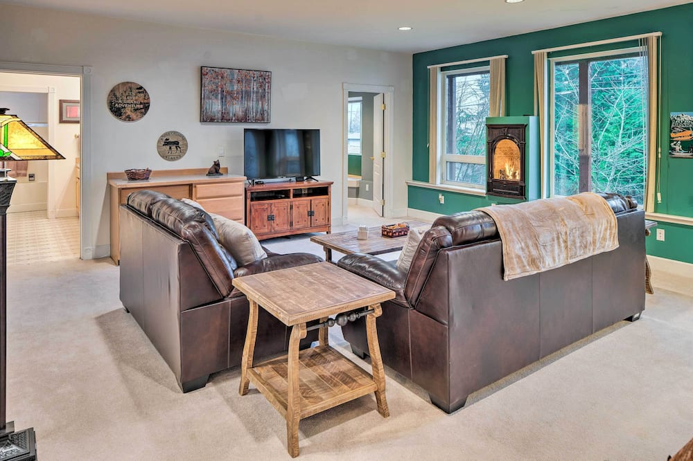 Ketchikan Home: Bay Views, 1/2 Mi to Hiking Trails - Ketchikan, AK