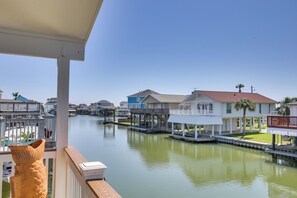 House (4 Bedrooms) | Interior - Jamaica Beach Canal Home w/ Private Boat Dock! (Galveston)