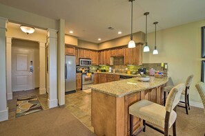 Interior - Inviting Branson Condo w/ Outdoor Dining Area (Branson)