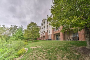 Interior - Inviting Branson Condo w/ Outdoor Dining Area (Branson)