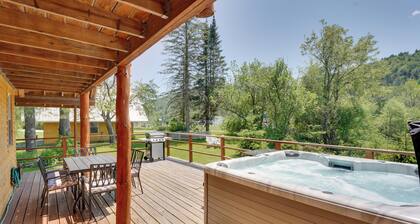 Killington Area Escape w/ Deck, Views & Hot Tub!