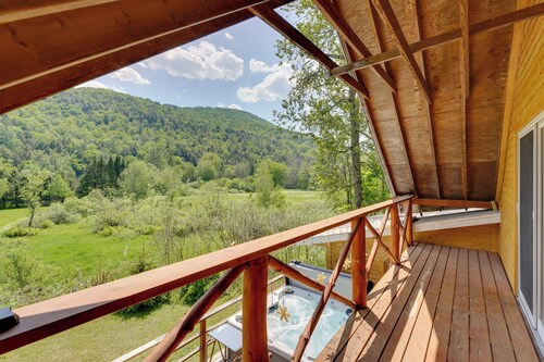 Killington Area Escape w/ Deck, Views & Hot Tub!