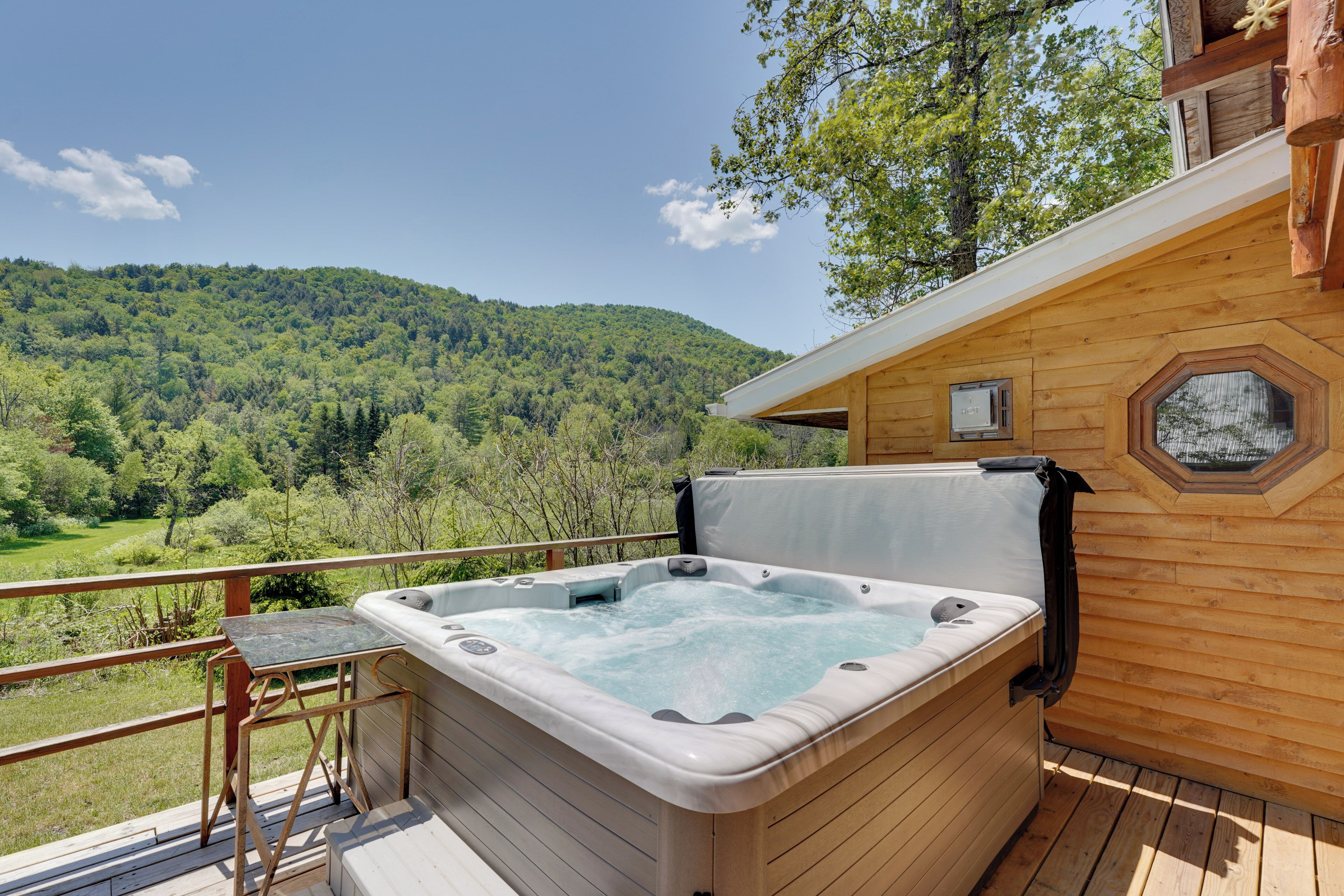 Killington Area Escape w/ Deck & Private Hot Tub!