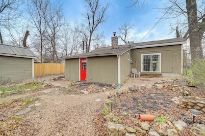 Historic Cabin w/ Yard: 1 Mi to Lake Spavinaw!