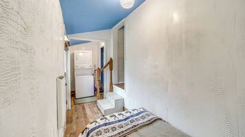 House (1 Bedroom) | Interior