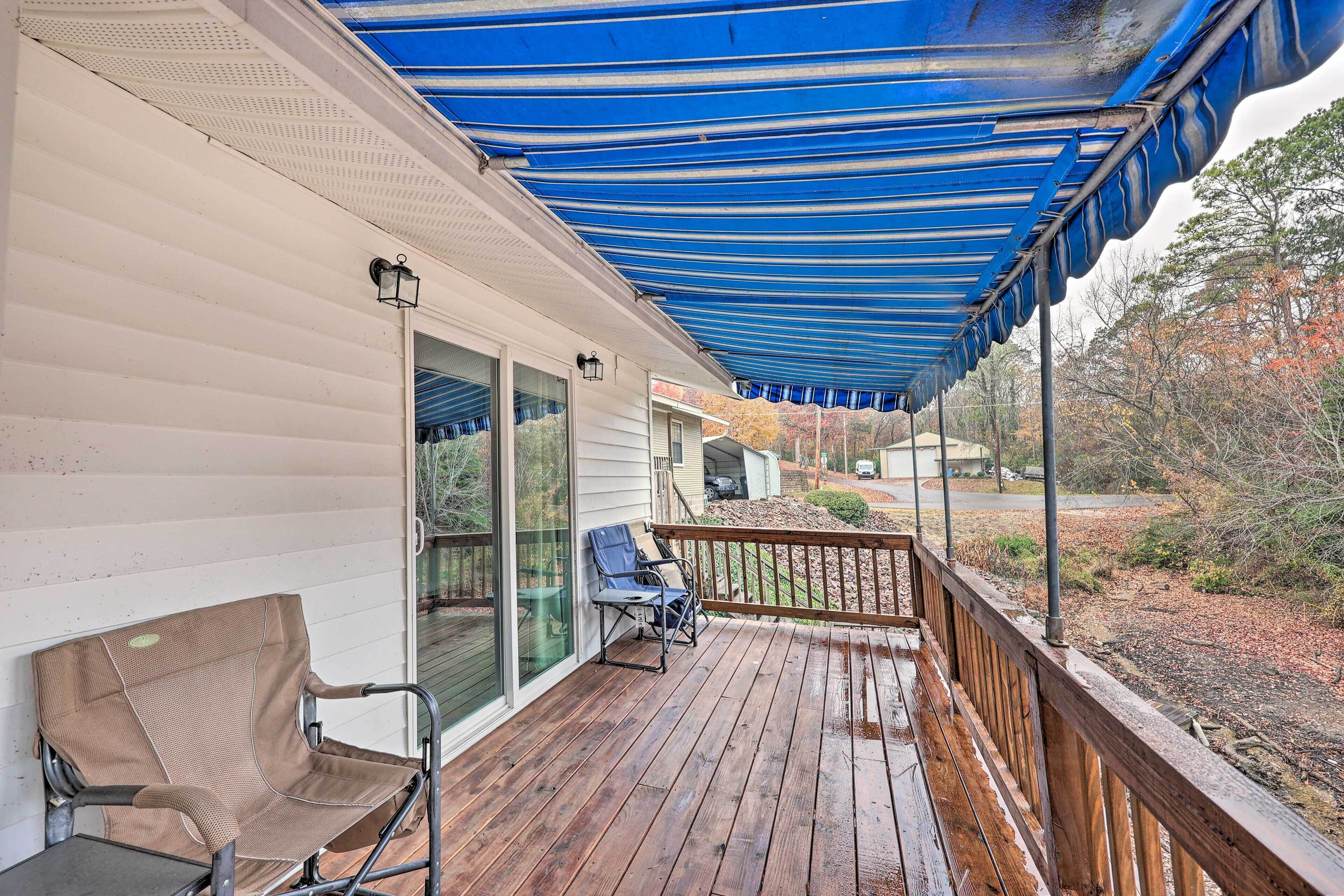 Hot Springs Waterfront Home w/ Deck!
