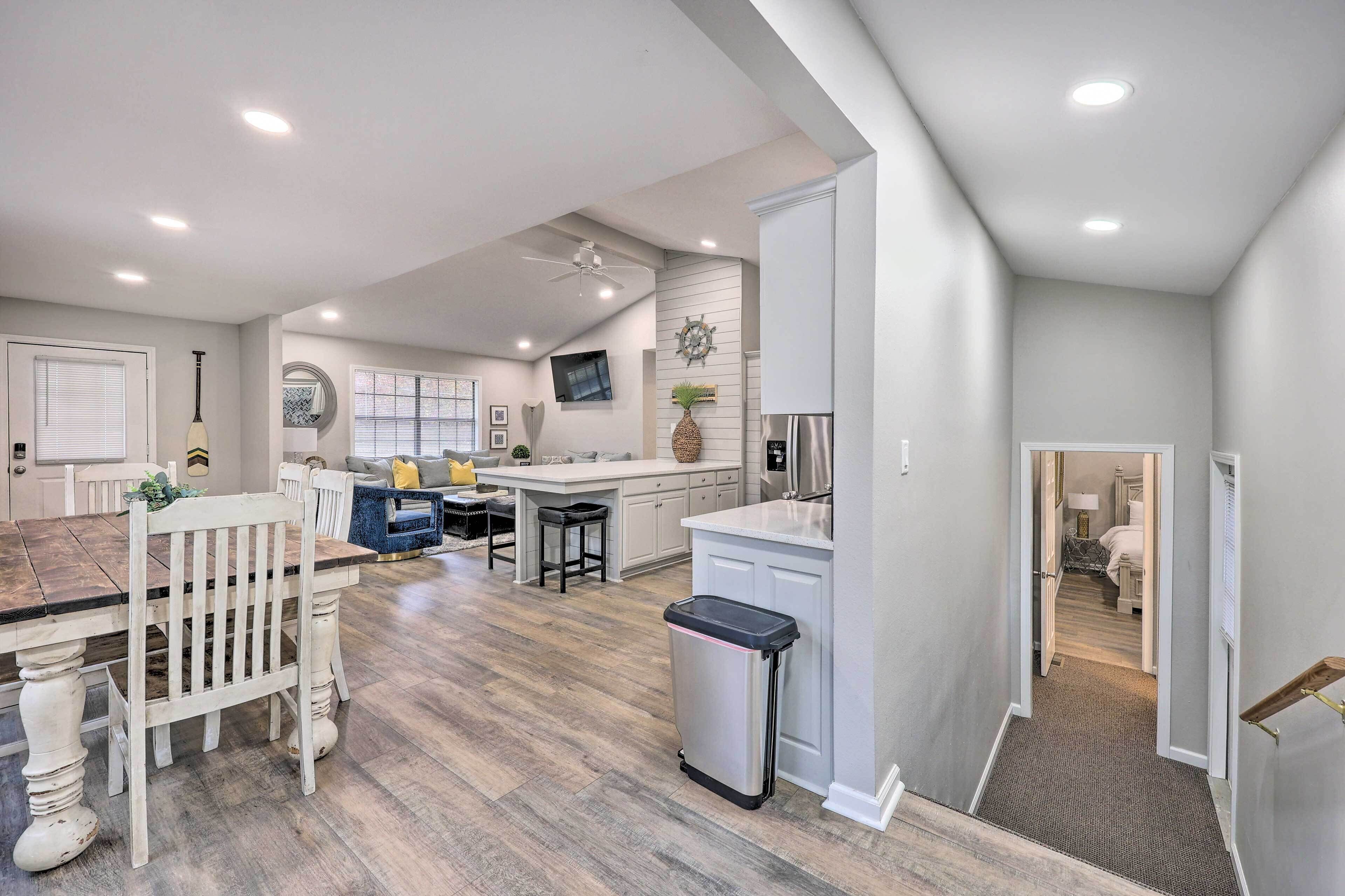 Hot Springs Waterfront Home w/ Deck!