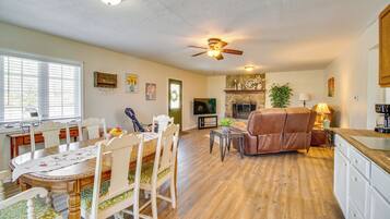 House (2 Bedrooms) | Interior