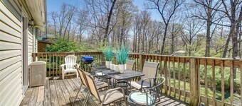 Homey Luray Cabin w/ Fire Pit & Deck!