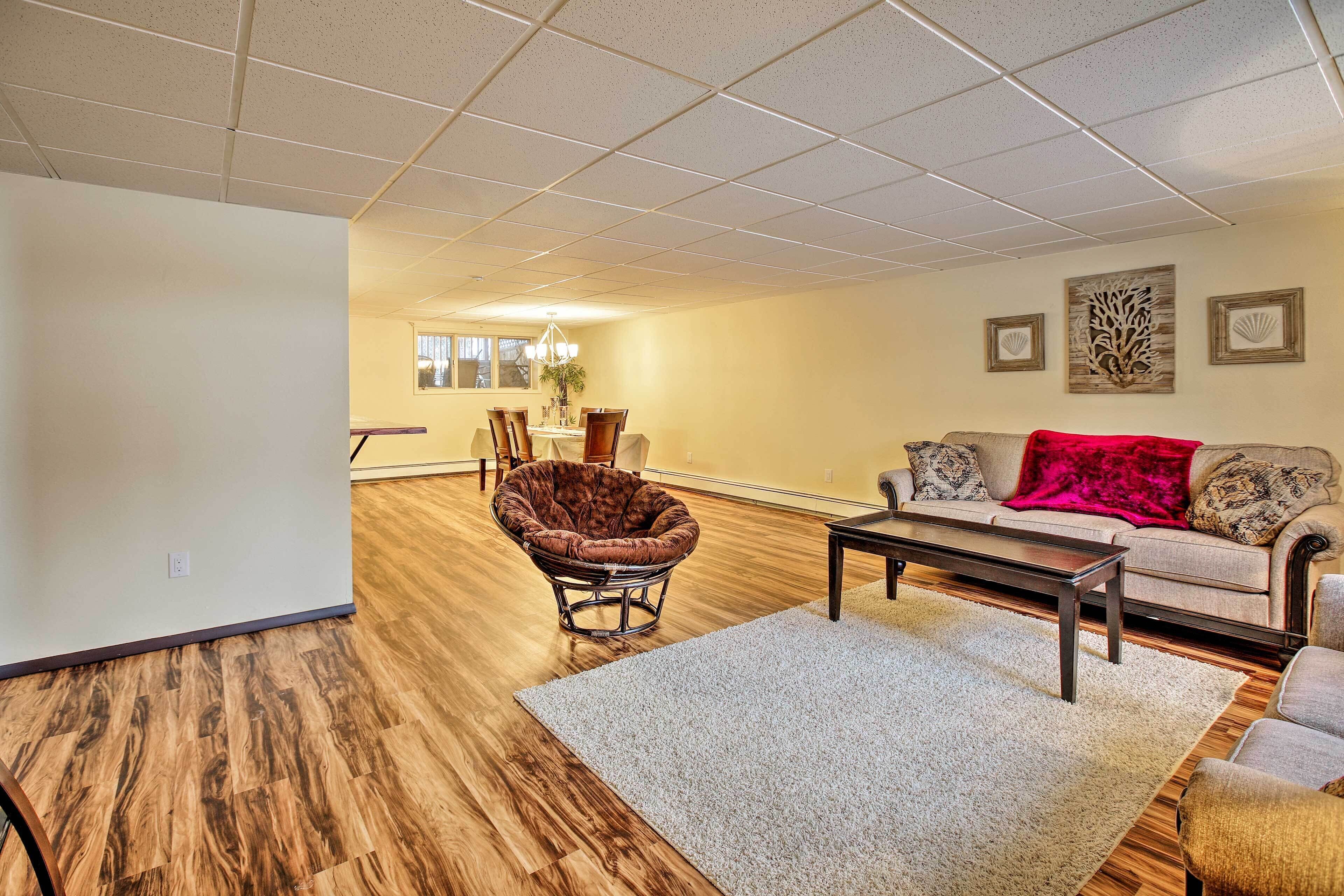 Lakefront Fairbanks Unit, 1 Mile to Pioneer Park!