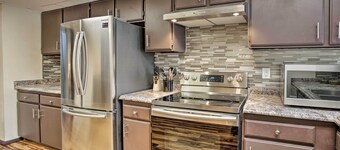 Lakefront Fairbanks Unit, 1 Mile to Pioneer Park!
