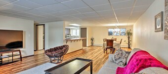 Lakefront Fairbanks Unit, 1 Mile to Pioneer Park!