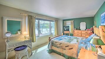 House (4 Bedrooms) | 4 bedrooms, iron/ironing board, bed sheets