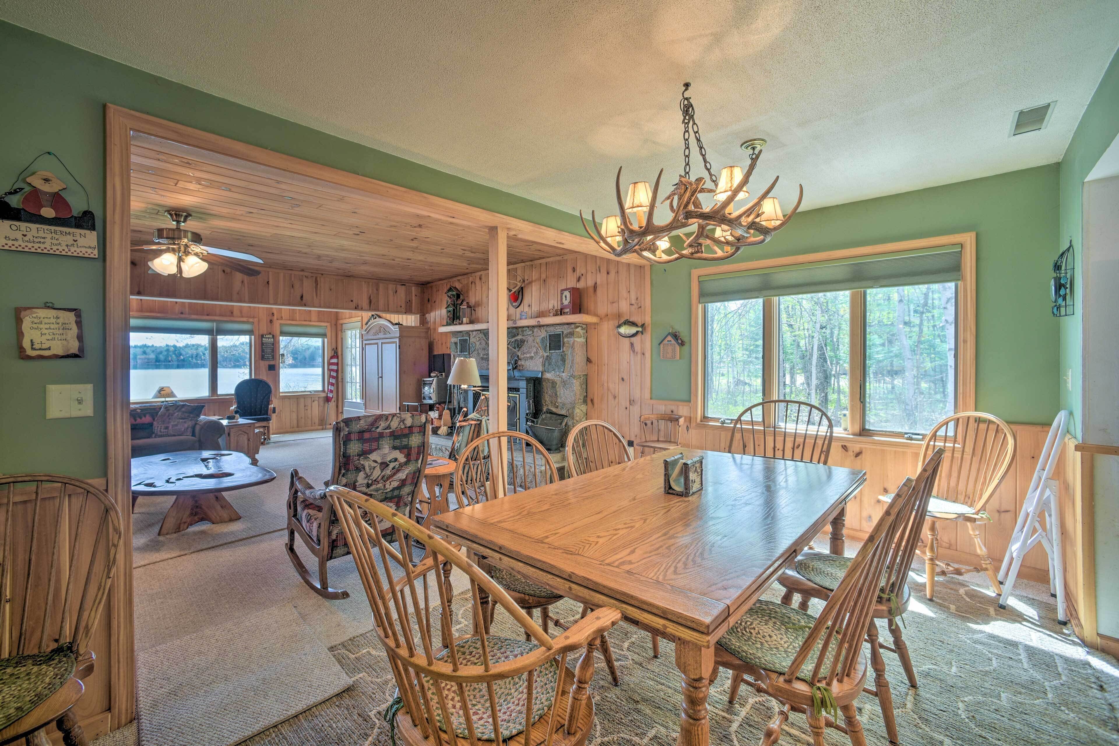 Lake Pleasant Family Home w/ Canoe & Kayaks!