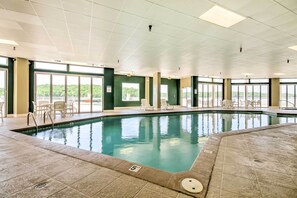 Apartment (3 Bedrooms) | Interior - Lakefront Osage Beach Condo: Balcony & Pool Access (Osage Beach)