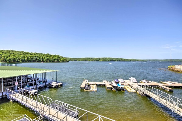Apartment (3 Bedrooms) | Interior - Lakefront Osage Beach Condo: Balcony & Pool Access (Osage Beach)